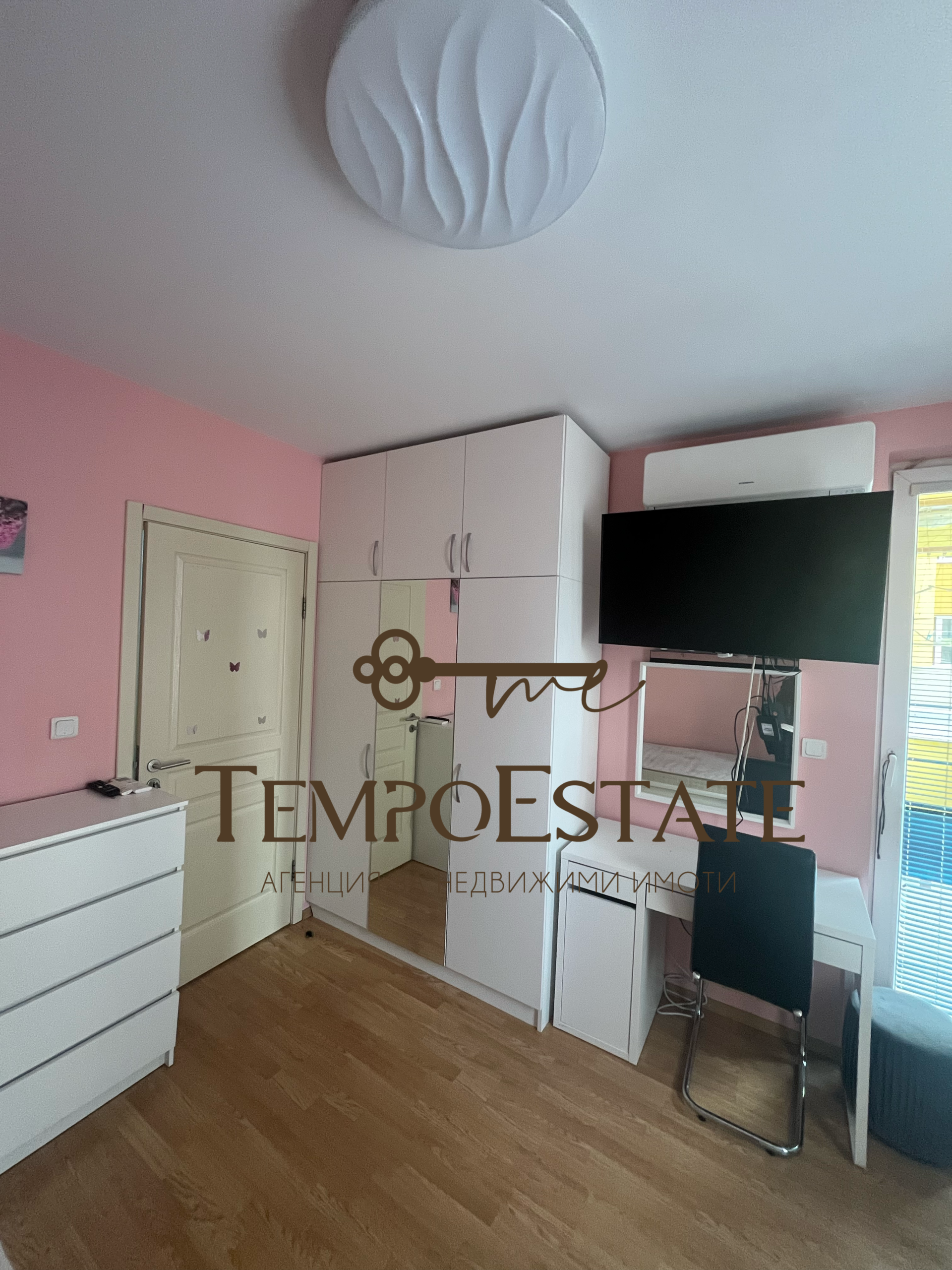 Продава четиристаен апартамент к-с НИКМИ